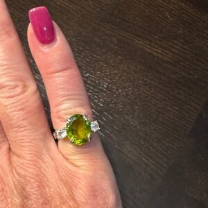 Elegant Silver and Green Gemstone Ring